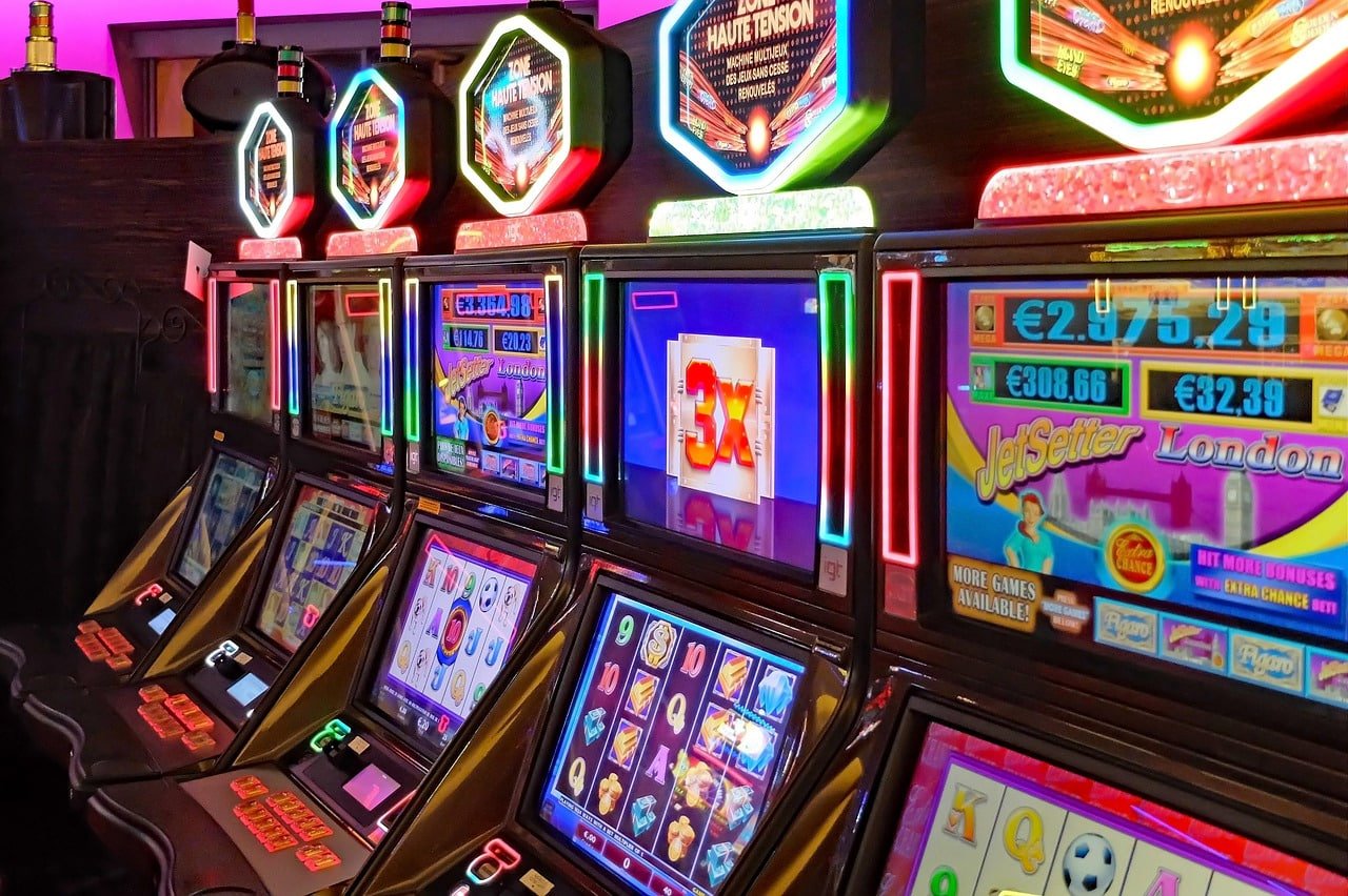 rodabet login Golden Toad slot game interface showing five reels and golden toad wild symbol